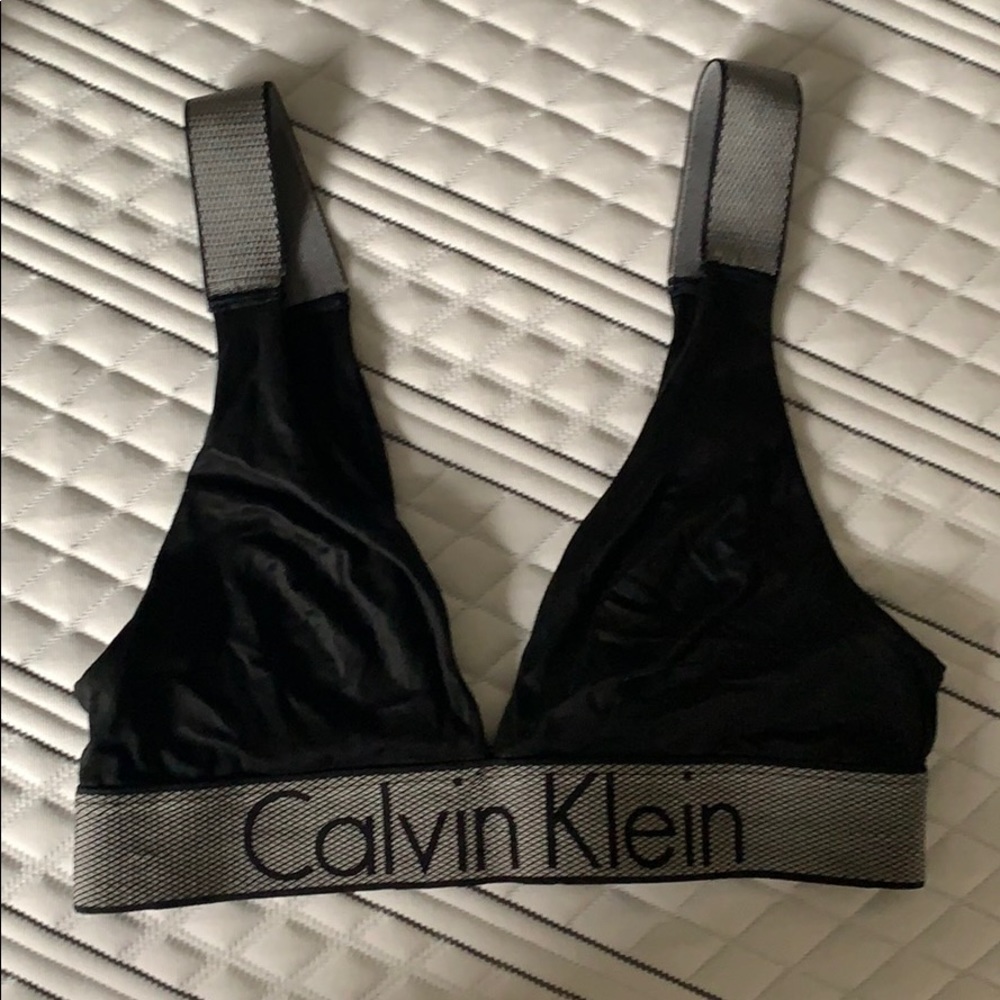 Women’s bralette/sportsbra